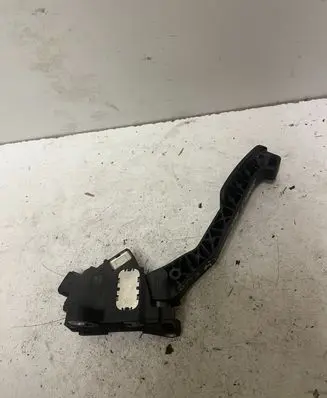 Toyota Yaris Accelerator throttle pedal 781100d010