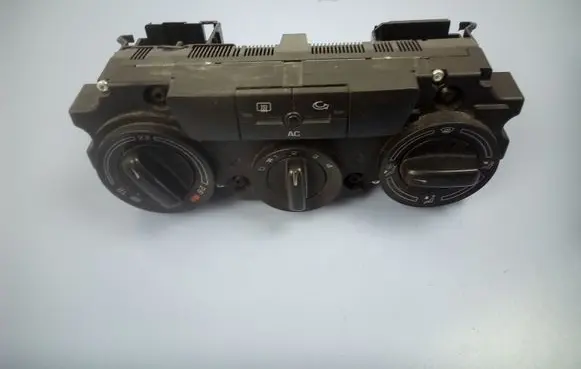 Skoda Octavia Mk2 (1Z) Climate control unit 74358120 05S02