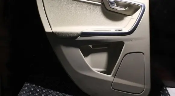 Volvo XC60 Front door card panel trim 8635780