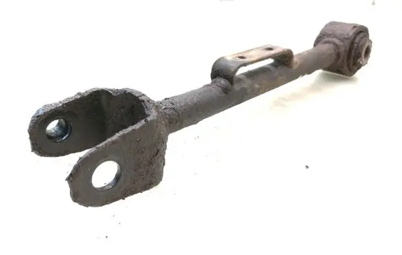 Rear control arm