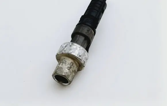 Opel Zafira B Air conditioning (A/C) pressure sensor 09131721