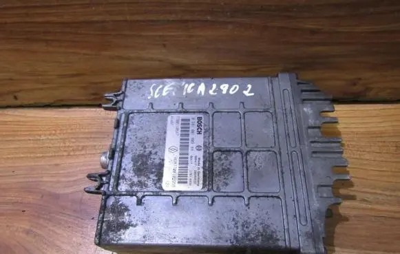 Renault Scenic I Engine control unit/module 0281001809 7700110647