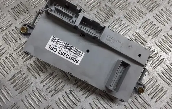 Alfa Romeo 156 Fuse box cover 50513353