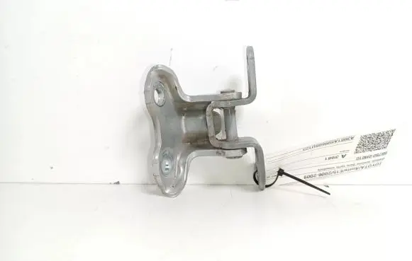 Toyota Auris 150 Rear door upper hinge 68750-0H010