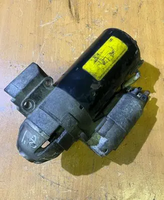 BMW 3 E90 E91 Starter motor 7823700 12417823700