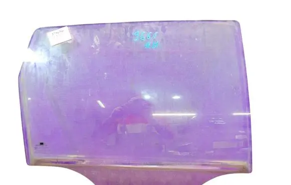 Chevrolet Aveo Front door window glass four-door 