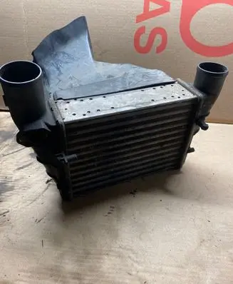 Audi A6 S6 C5 4B Intercooler air channel guide 4B0117339E