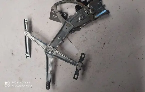 Opel Astra H Front door window regulator with motor A330013100417 994886100