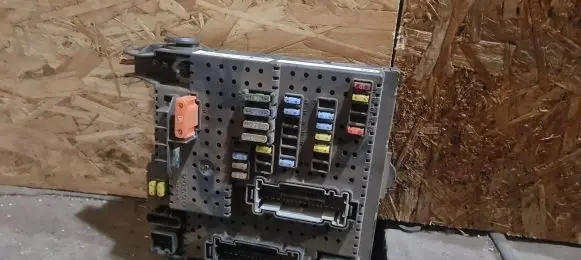 Volvo V70 Fuse module 30728512