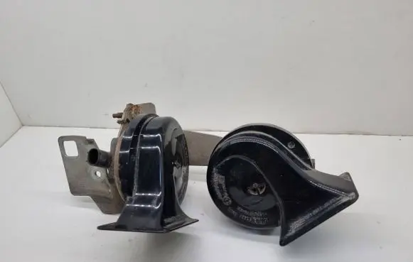 BMW 5 E60 E61 Horn signal 6935709