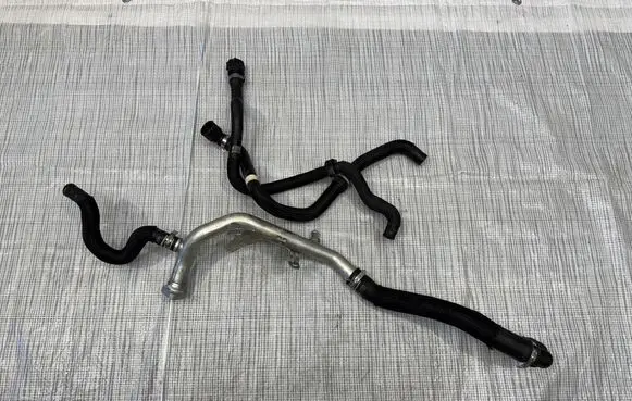 Maserati Ghibli Engine coolant pipe/hose 670154529