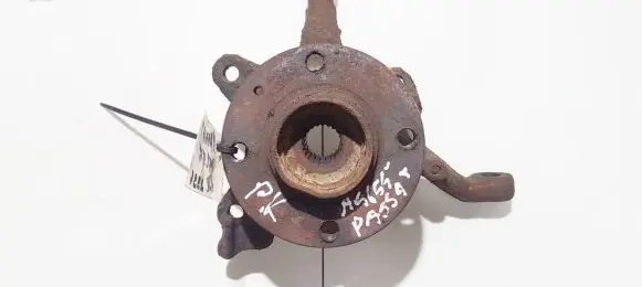 Volkswagen PASSAT B3 Front wheel hub
