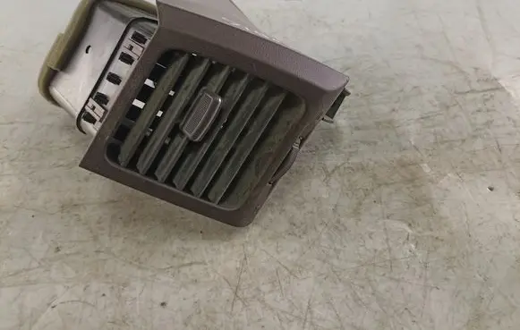 Mitsubishi Grandis Dashboard side air vent grill/cover trim GN71104660 GN71104820