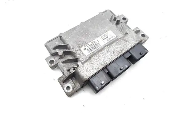 Renault Clio III Engine control unit/module 8200522357 8200510536 S120200105A