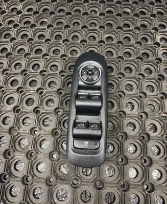 Ford S-MAX Electric window control switch 7S7T14A132AB 19032009