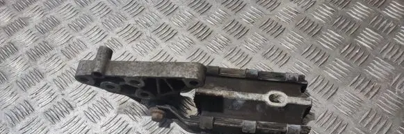 Volvo XC60 Engine mount bracket 31262935