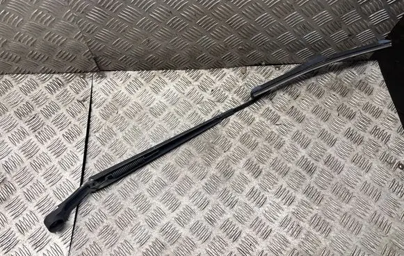Hyundai Getz Front wiper blade arm P9851
