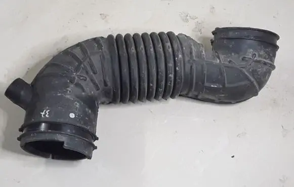 Ford Mondeo Mk III Air intake hose/pipe 1S719C623AH