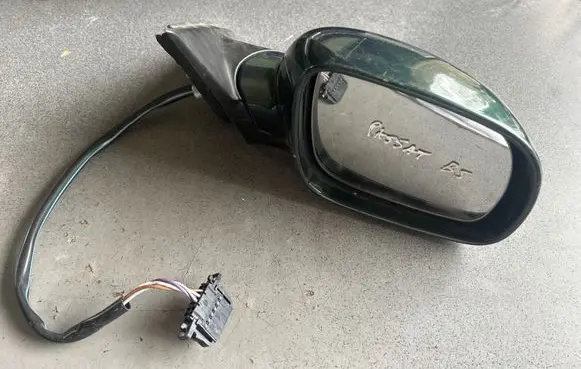 Volkswagen PASSAT B5 Front door electric wing mirror 3B0857934