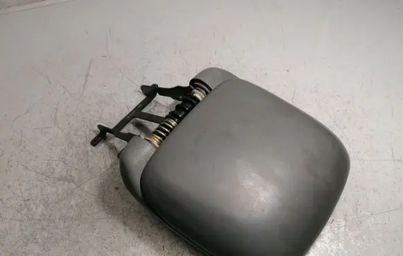 Suzuki Grand Vitara I Armrest