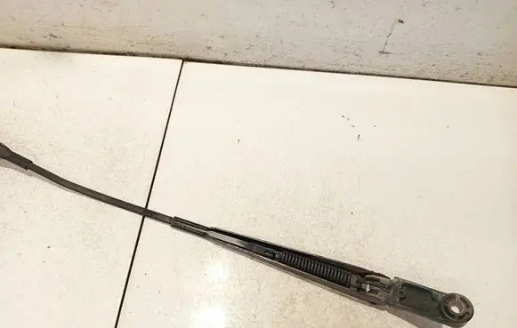 Opel Zafira B Front wiper blade arm 13145563