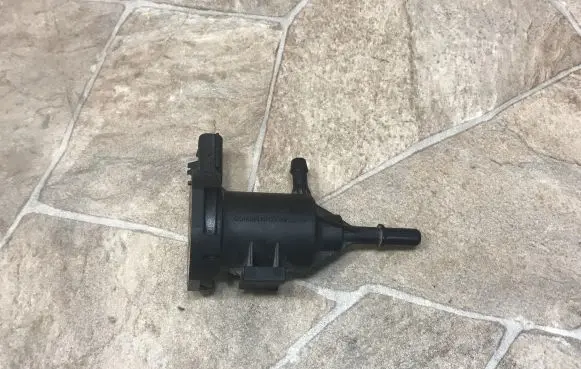 Mercedes-Benz CLS C218 X218 Turbo solenoid valve A0014760532