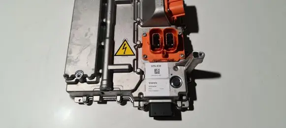 Volvo XC90 Voltage converter inverter 32223646