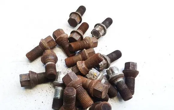Volkswagen Golf IV Nuts/bolts 