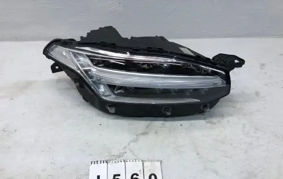 Volvo XC90 Headlight/headlamp 31655813