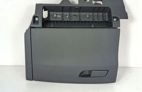 Audi A5 Glove box