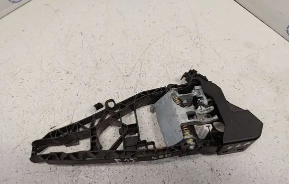 BMW X5 F15 Front door exterior handle/bracket 7304804 51217401212