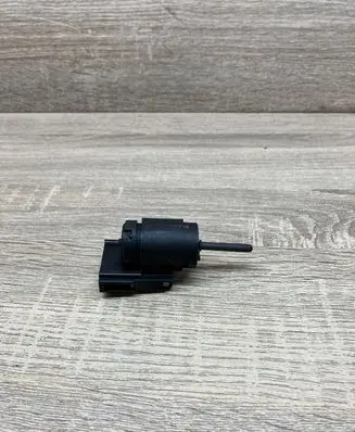 Audi Q7 4L Brake pedal sensor switch 3B0945511C 19322010