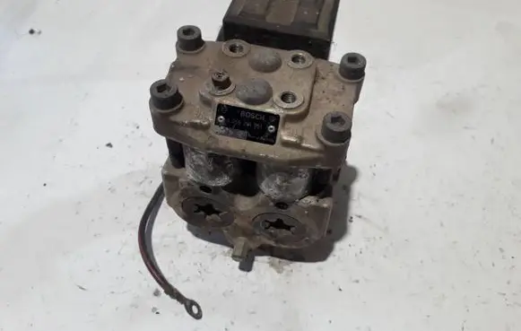 Subaru Legacy ABS Pump 0265201051