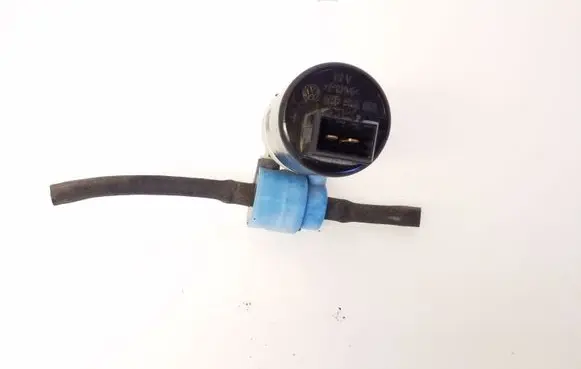 Volkswagen Jetta I Windscreen/windshield washer pump 1H6955651