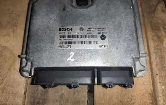 Chrysler Voyager Engine control unit/module 28SA3891 P04686662AC 0281001768