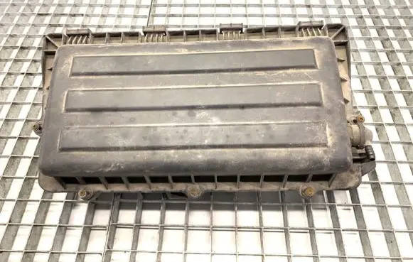 Skoda Fabia Mk2 (5J) Air filter box 036129620H