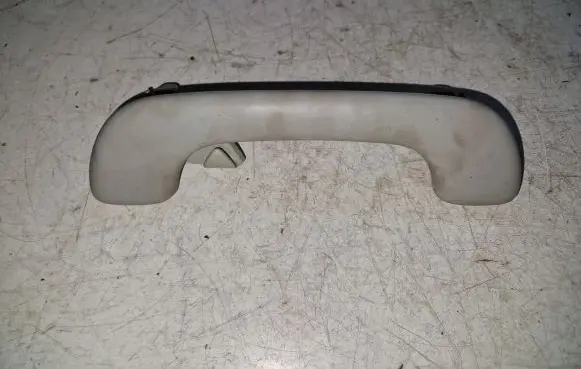 Nissan Qashqai Rear interior roof grab handle 8200003209