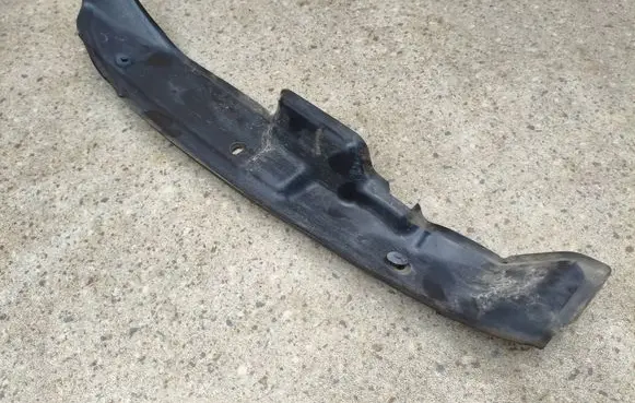 Volvo XC90 Fender end trim 31353952 BQ2FA