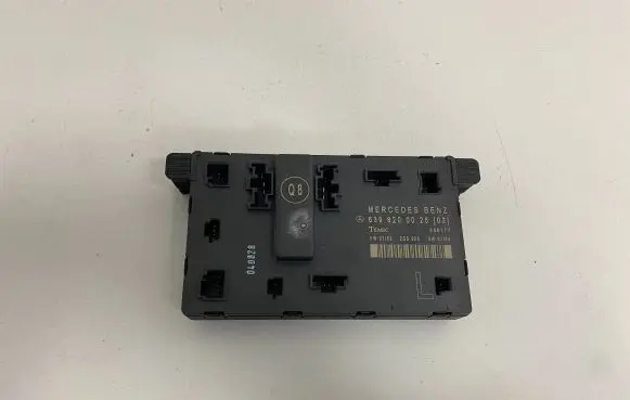 Mercedes-Benz Vito Viano W639 Door control unit/module 6398200026 356177 ZGS005