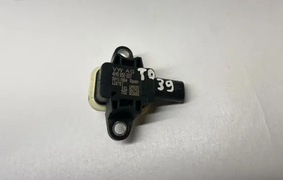 Audi A8 S8 D4 4H Airbag deployment crash/impact sensor 4H0955557