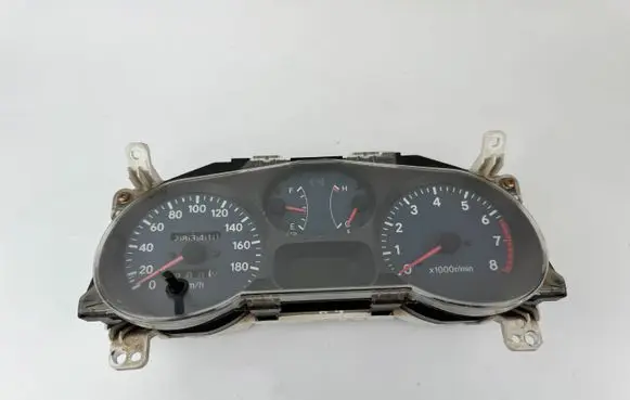Toyota RAV 4 (XA10) Speedometer (instrument cluster) 8301042110