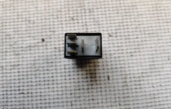 Audi A4 S4 B5 8D Other relay 7M0951253C 95VW10K705EA 0332201102