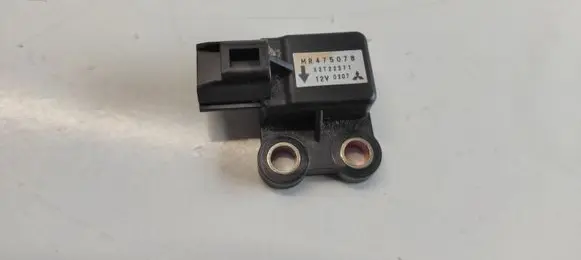 Mitsubishi Pajero Airbag deployment crash/impact sensor MR475078 X2T22371 0207