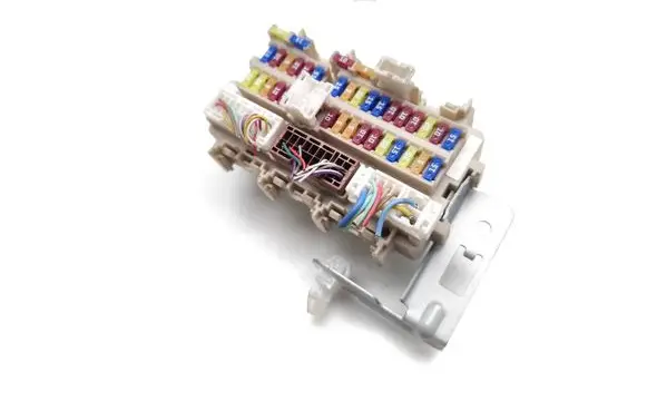 Nissan X-Trail T32 Fuse module 25230-7990A