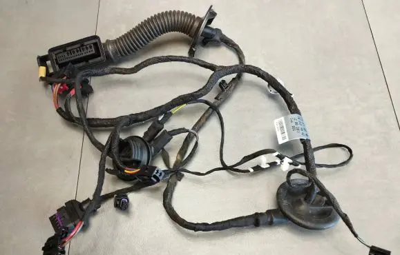 Audi A5 Sportback 8TA Rear door wiring loom 8T8971687AA