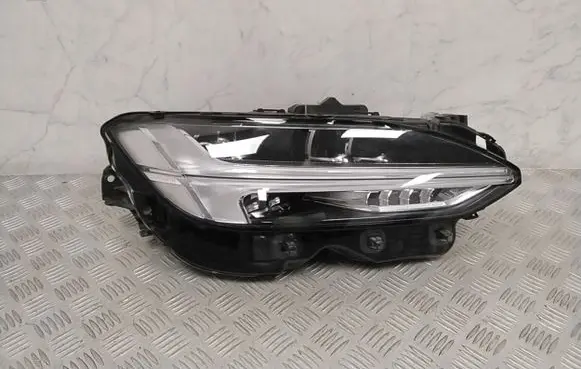 Volvo S90, V90 Headlight/headlamp 31655187