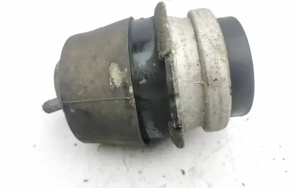 Audi Q7 4L Engine mount bracket 7L8199131A