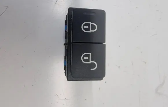 Land Rover Discovery 5 Central locking switch button CPLA14017AD 551062 5011