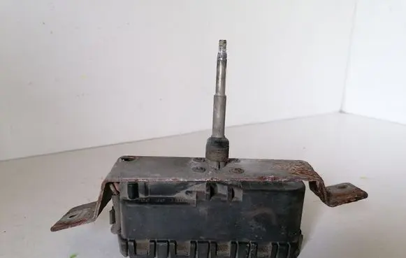 Headlight wiper motor