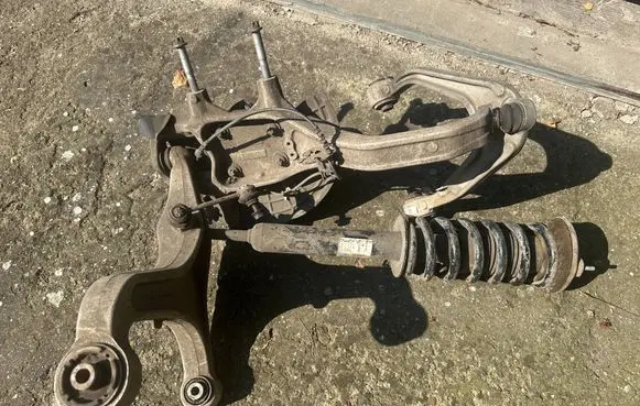 Maserati Ghibli Front wheel hub spindle knuckle 670004762
